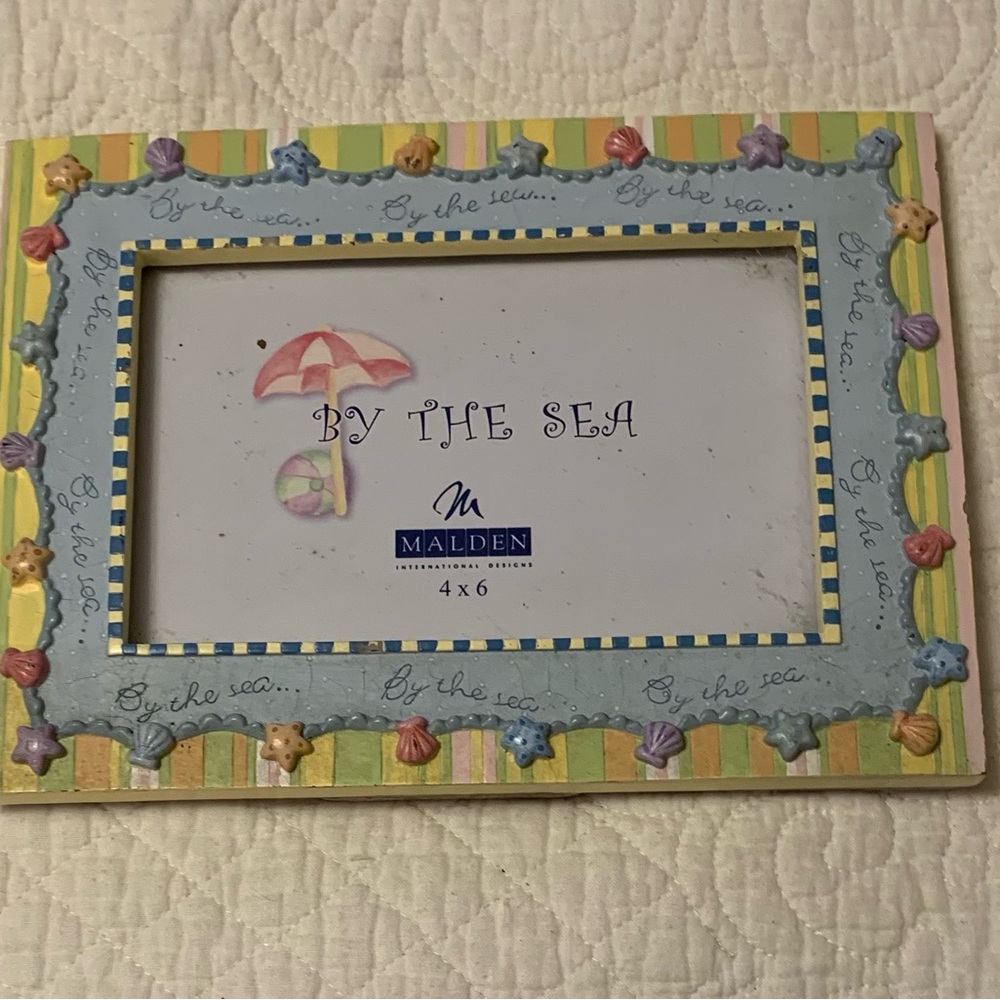 Malden International Designs “By the Sea” Coastal or Nautical Themed Frame